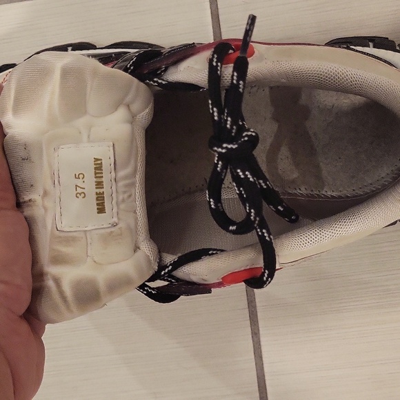 Versace Trigeca Sneakers - Picture 2 of 4